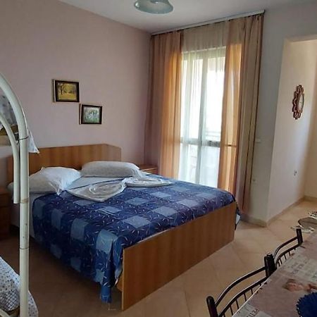 Villa Madani Durrës Eksteriør billede