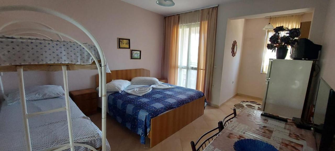 Villa Madani Durrës Eksteriør billede