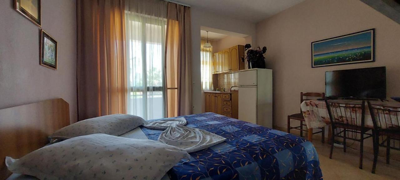 Villa Madani Durrës Eksteriør billede