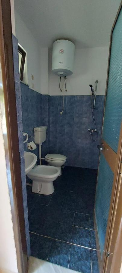 Villa Madani Durrës Eksteriør billede